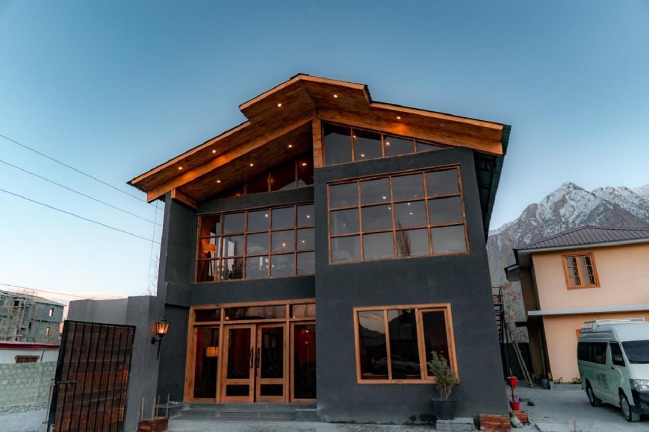 Dynasty Hotel Skardu Exterior photo